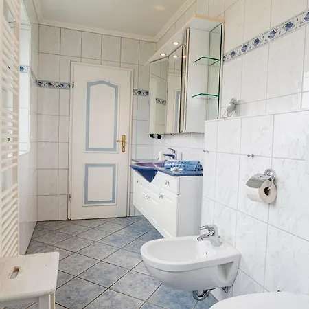 White House 2 Alkersum