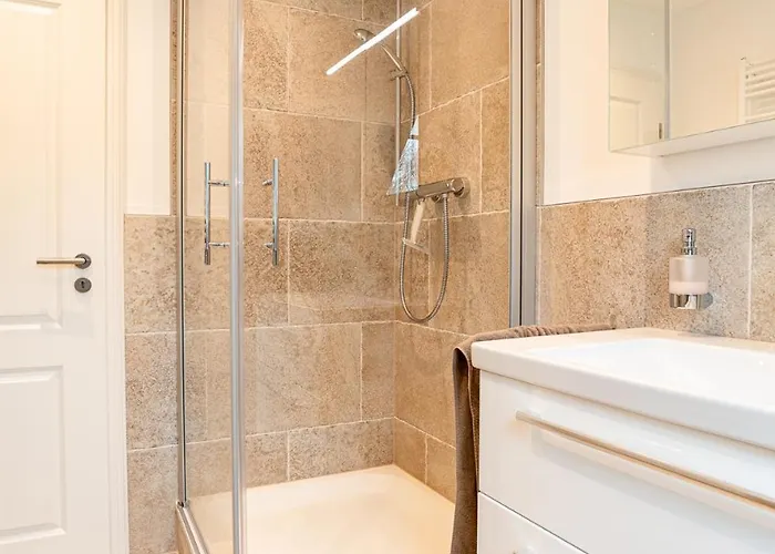 White House 2 Apartamento Alkersum